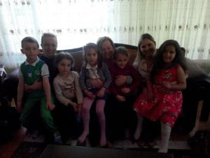 Minik Öğrenciler Okullarını Yaptıran Şükran Öney’e Sürpriz Yaptılar