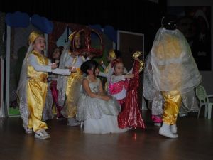 Anaokulu Öğrencilerinden Anneler Günü Hediyesi