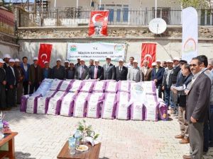Göksun Çiftçisine 1 Ton Yonca Tohumu Dağıtıldı
