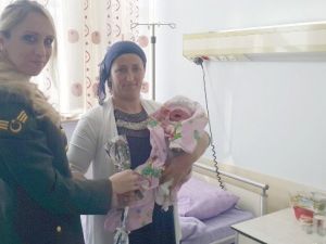 Jandarma Hakkâri’li Annelerin ‘’Anneler Gününü’’ Kutladı