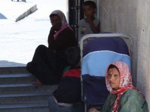 Polis, Dilencilere İşlem Yapıyor