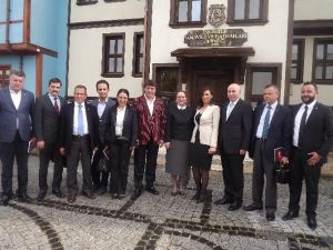 Eskişehirli Ülkücülerden Seyyar Tuhafiye Ve İşportacılar Odasına Ziyaret