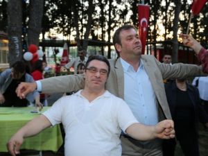 Buca’da Engelli Gençlere Asker Eğlencesi