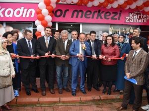 Kartepe’de Kadın Spor Merkezine Coşkulu Açılış
