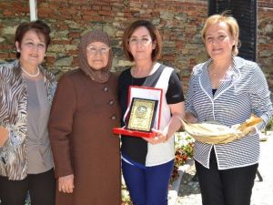 Tarihi Konakta Anneler Günü Kutlaması