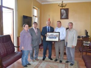 Şair Ve Yazarlardan Teşekkür Ziyareti