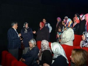 Ereğli Belediyesi Anneleri Sinemaya Götürdü