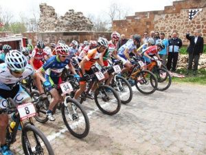 Ahlat’ta Dağ Bisikleti Yarışlarının 2’nci Günü