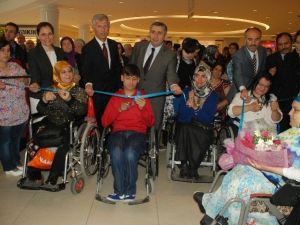 Engellilerin Eserleri Neoplus’ta Sergileniyor