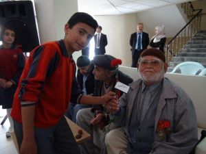 Yerköy Reşat Akyön İlkokulu Öğrencileri Huzurevini Ziyaret Etti