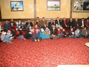 Yozgat’ta Çocuklar Hediyelerle Camiye Alıştırılıyor