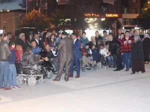 Umutlarını Dilek Balonu İle Uçurdular