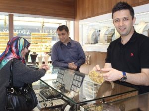 Anneler Günü Esnafı Da Sevindirdi