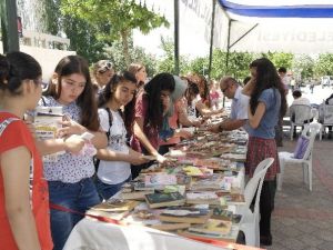 Salihli’de 3 Bin Kitap Takas Edildi