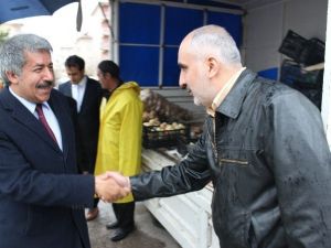 AK Partili Fırat Palandöken’de Esnaf Gezdi