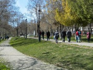 Vatandaşlar Güzel Havayı Değerlendirdi