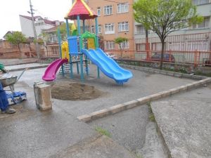İzmit Belediyesi’nden Anaokuluna Oyun Alanı