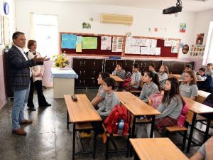 Ümit Uysal’dan Öğrencilere Belediyecilik Dersi