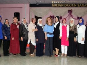 Küreli Kızlar Bozkurtlu Anneleri Coşturdu