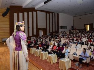 Kazan’da Kınalı Gelin Defilesi