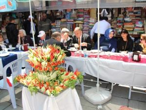 Bolu’da İzzet Baysal Şükran Günleri Kapsamında Halk Yemeği Düzenlendi