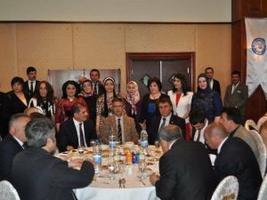 MHP’li Adayar, Kamu-sen’in Anneler Günü Programına Katıldı