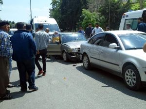 Adıyaman’da, Zincirleme Trafik Kazası: 2 Yaralı