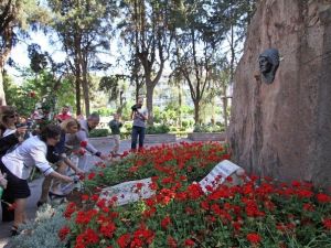 Zübeyde Anaya Koştular