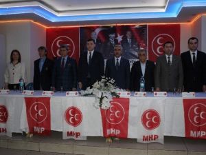 MHP’ye Katılan 714 Kişiye Rozetleri Takıldı