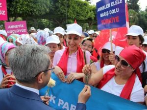 AK Parti’li Kadınlardan "Anneler Günü" Yürüyüşü