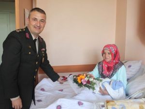 Ereğli’de Jandarma’dan Annelere Anlamlı Ziyaret