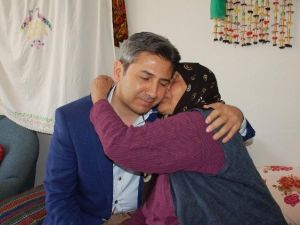 AK Parti Grup Başkanvekili Ahmet Aydın Anneleri Ziyaret Etti