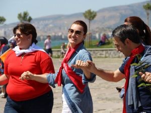 AK Anneler İzmir’de Buluştu