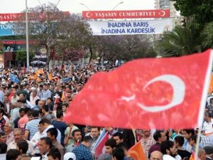 Başbakan Davutoğlu Adana’da