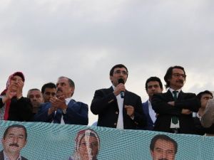 Miting Gibi Seçim Bürosu Açılışı