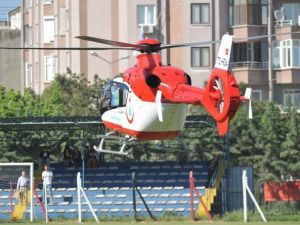 Hava Ambulansı Sahaya Girdi, İkinci Yarı Gecikmeli Başladı