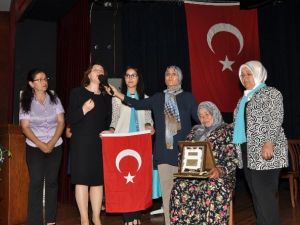 Nazilli’de Şehit Annesi ’Yılın Annesi’ Seçildi