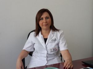 Liva Hastanesi Başhemşiresi Funda Ak, Hemşireler Günü Kutladı