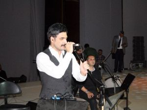 Uğur Işılak’tan Ak Partilileri Coşturan Konser