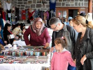 Alışveriş İçin Hamamönü’ne