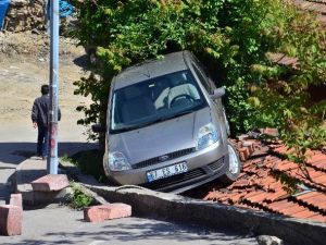 Kadın Sürücü Yayalara Yol Verince Olanlar Oldu