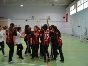 Hemşireler Gününde Şampiyon Olup Çifte Sevinç Yaşadılar