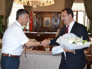 Vakıflar Bölge Müdürü Kenan İba, Vali Bektaş’ı Ziyaret Etti