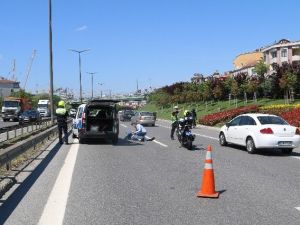 Yanından Geçen Aracın Aynasına Çarpınca Kendini Yerde Buldu