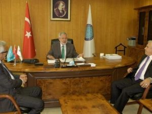 Başkan Mustafa Bozbey’den Rektör Ulcay’a ‘Hayırlı Olsun’ Ziyareti