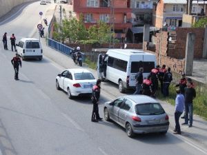 Yunus Ekipleri Şüpheli Araçlar Üzerinde Arama Yaptı