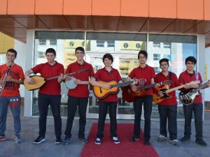 Kılıçaslan, Geleceğin Müzisyenlerini Yetiştiriyor