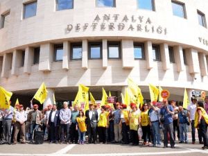 Antalya Defterdarlığında 1 Günlük Grev