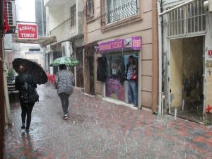 İskenderun’da Şiddetli Yağmur