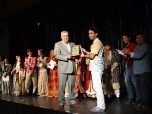 Antalya’da Tiyatro Şöleni Başladı